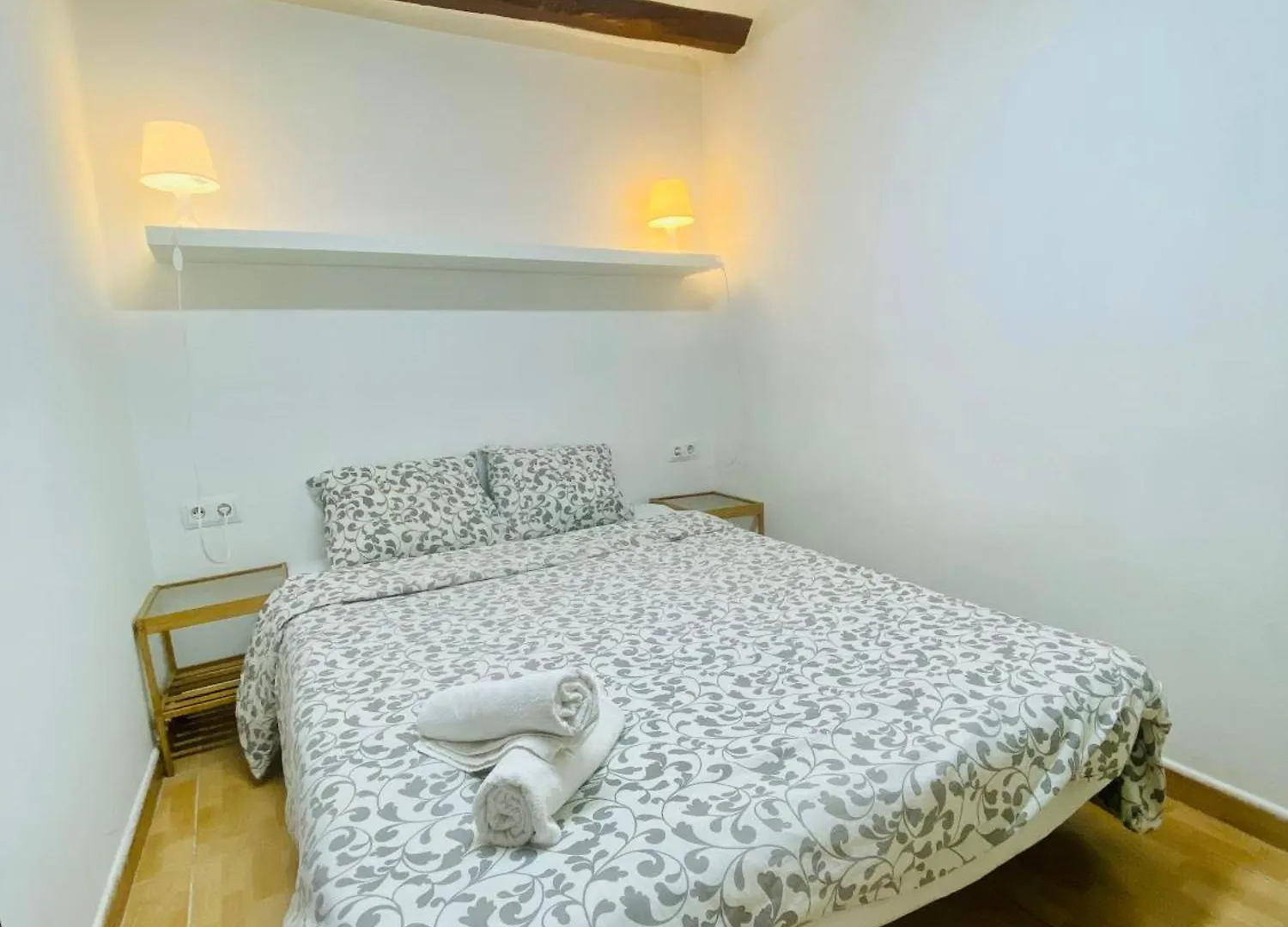 45 Center Basic 1 2 Apartment Barcelona Spain