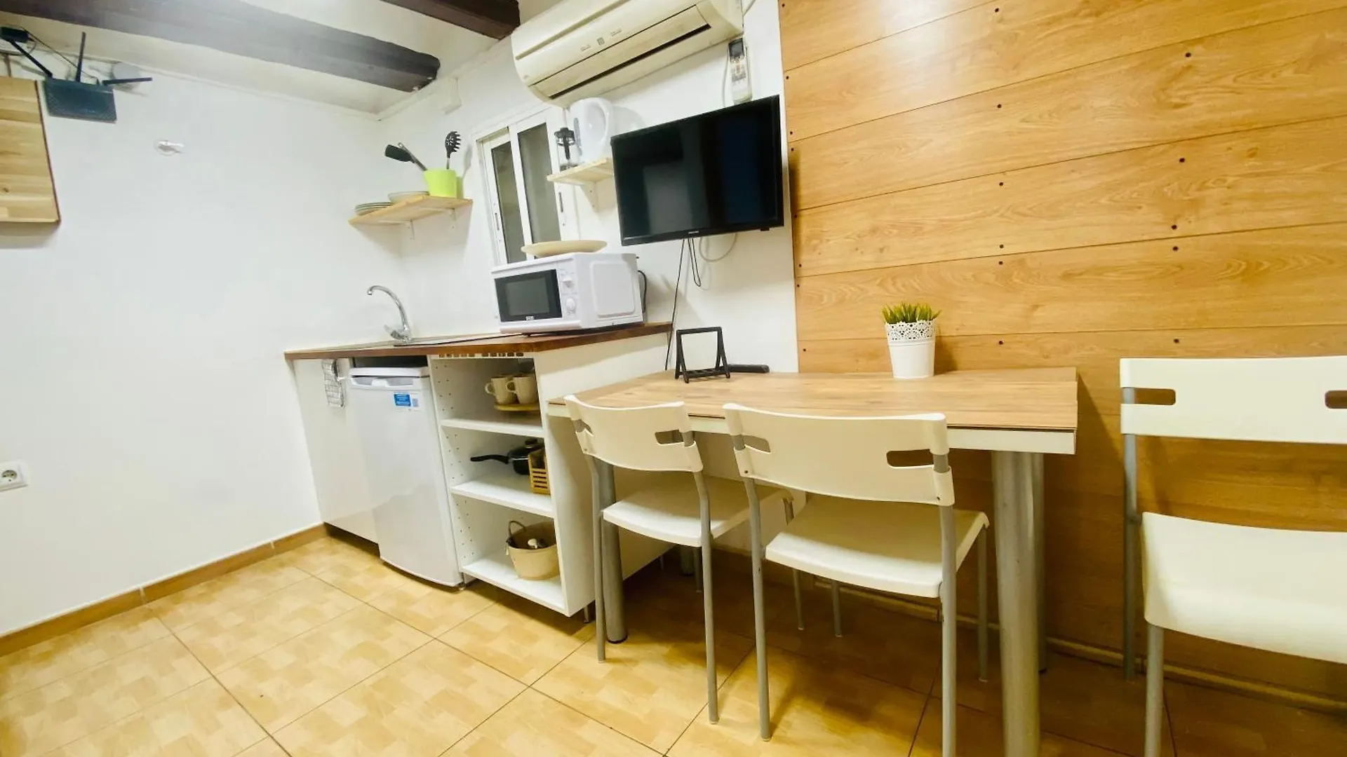 45 Center Basic 1 2 Apartment Barcelona 0*,  Spain