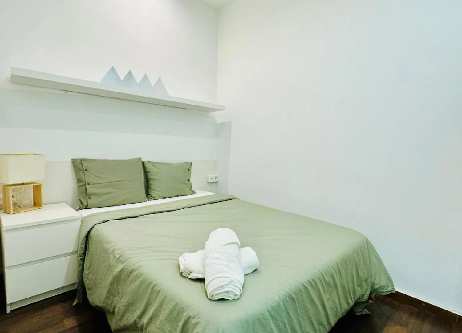 45 Center Basic 1 2 Apartment Barcelona Spain